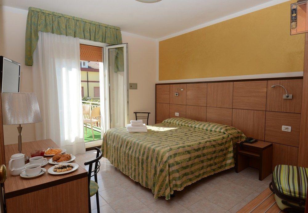Hotel Righetto Fronte Mare Cavallino-Treporti Exterior photo